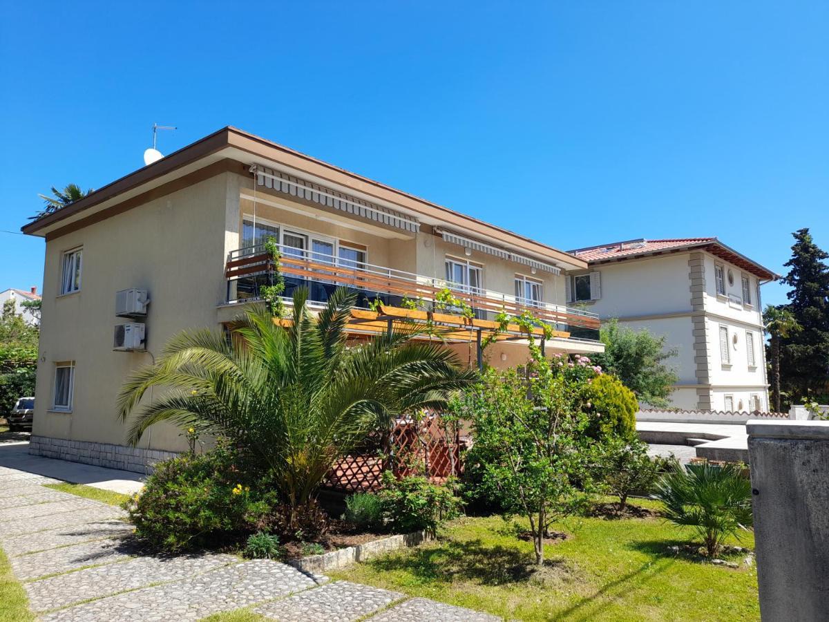 Apartments Orange Lovran Luaran gambar