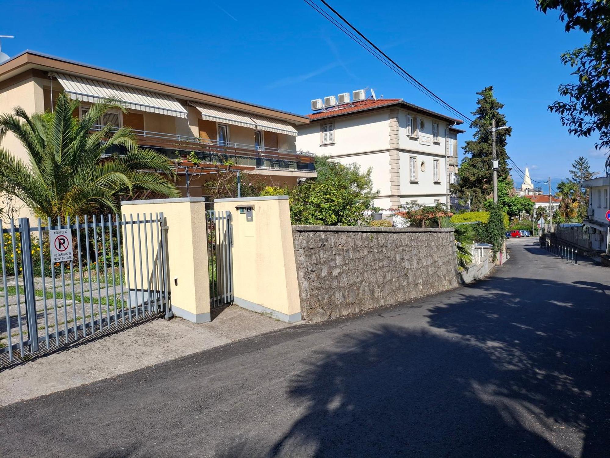 Apartments Orange Lovran Luaran gambar