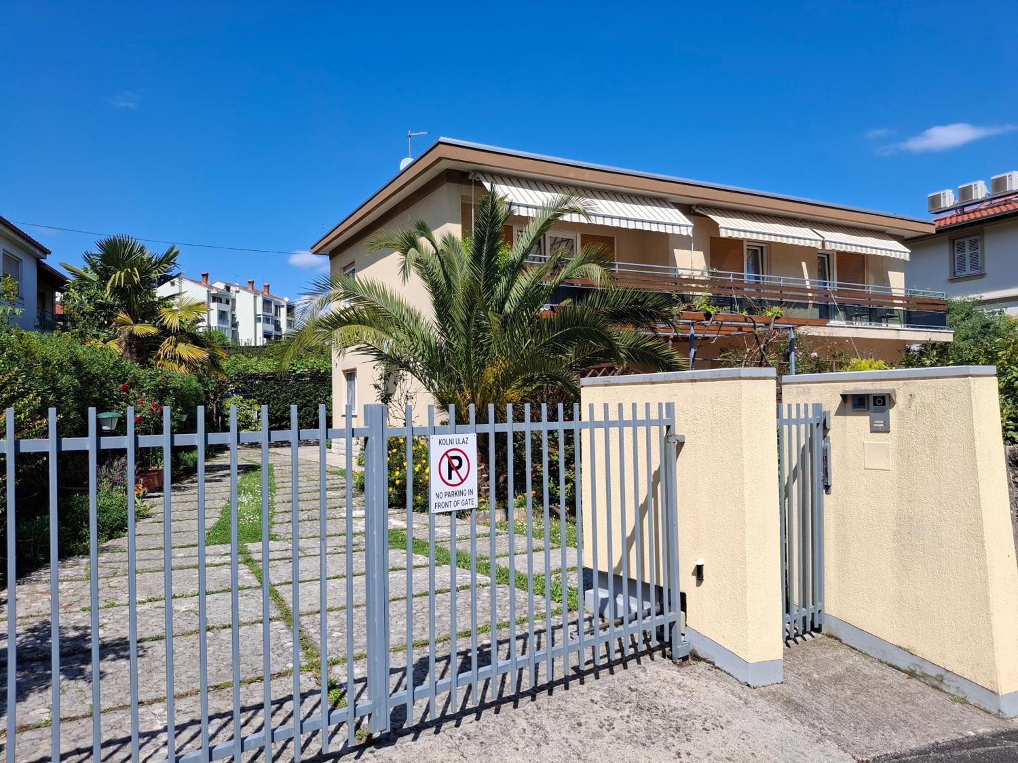 Apartments Orange Lovran Luaran gambar